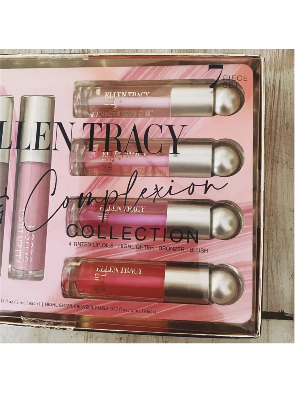 Ellen Tracy new box
